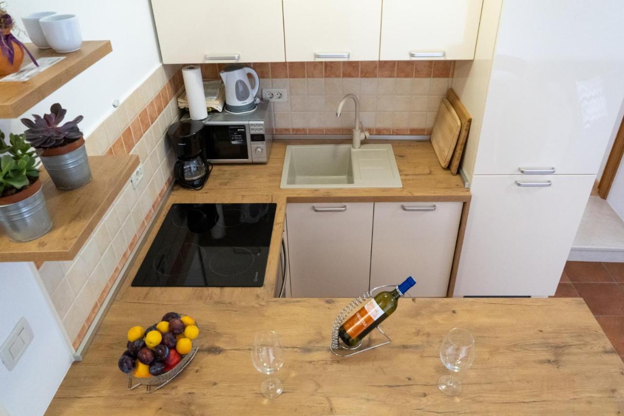 Apartments Linda Макарска Екстериор снимка