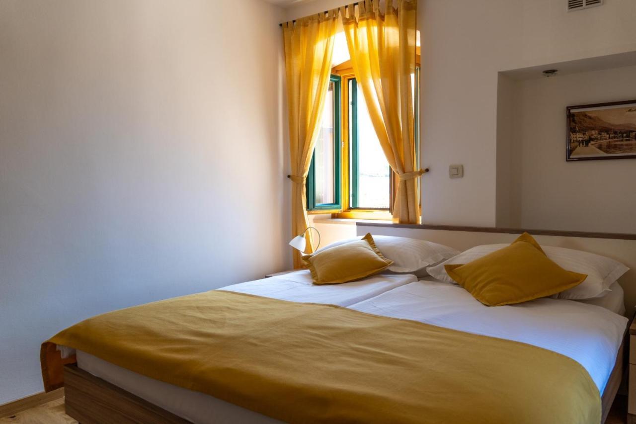 Apartments Linda Макарска Екстериор снимка
