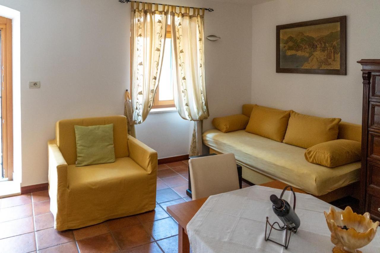 Apartments Linda Макарска Екстериор снимка