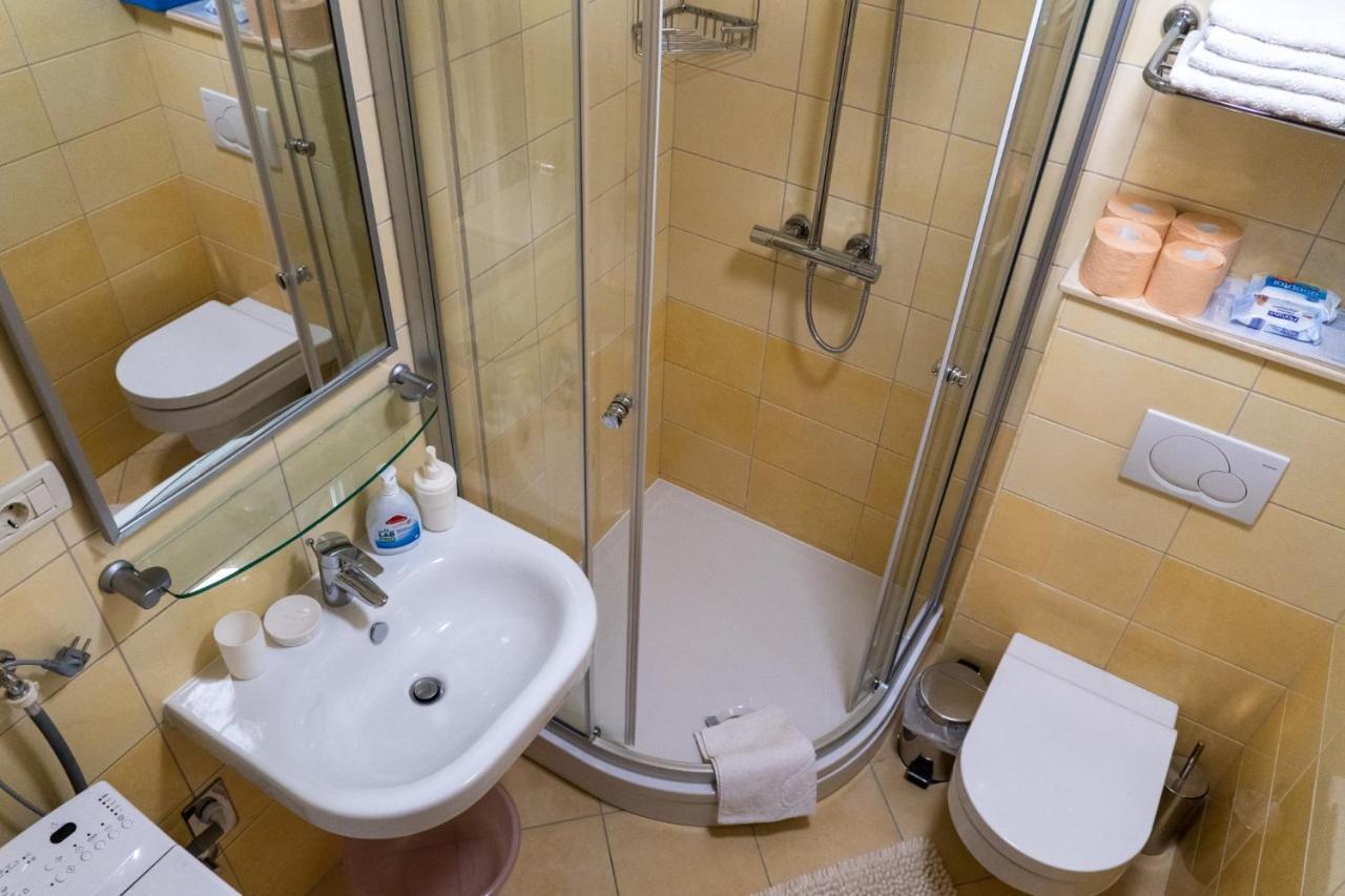 Apartments Linda Макарска Екстериор снимка