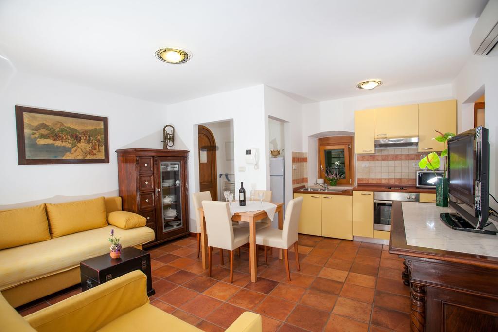 Apartments Linda Макарска Стая снимка