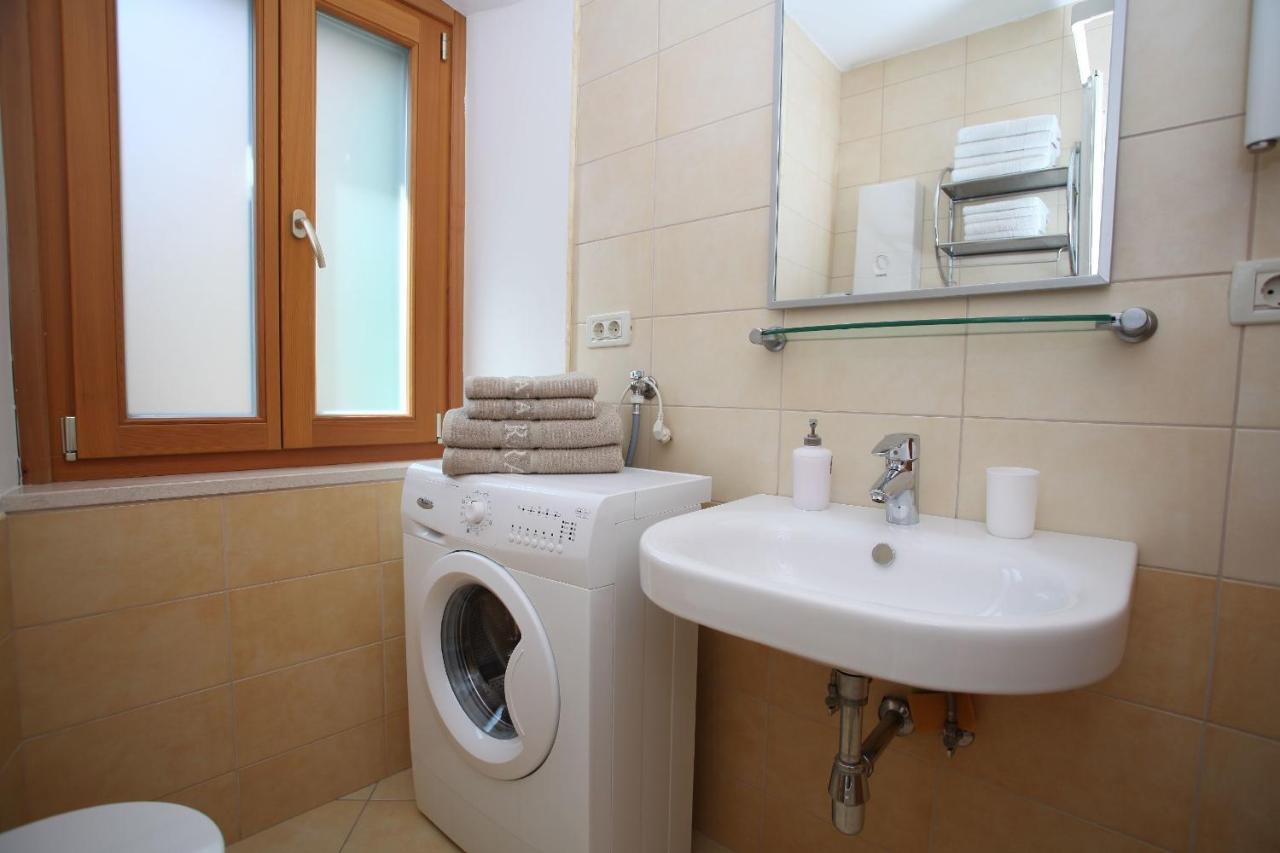 Apartments Linda Макарска Стая снимка