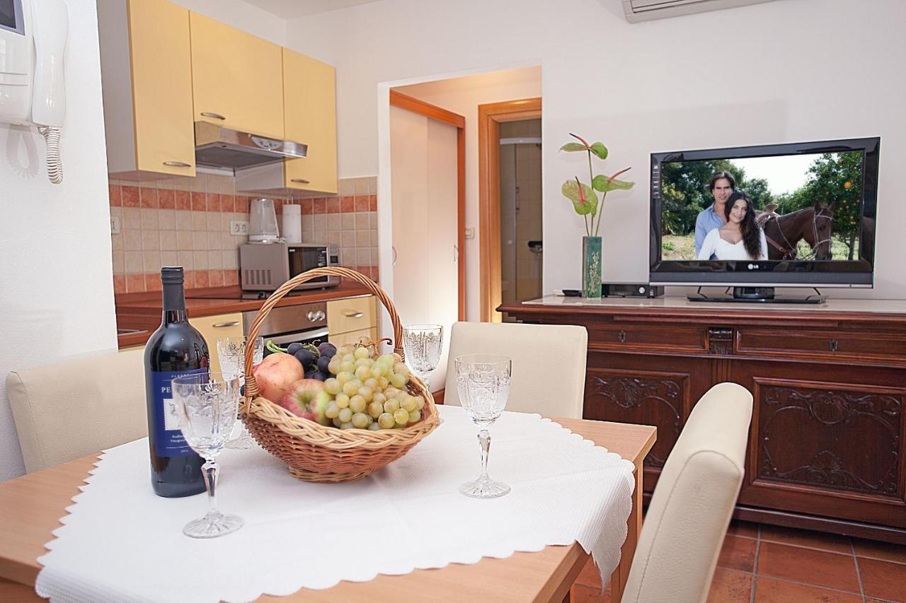 Apartments Linda Макарска Стая снимка